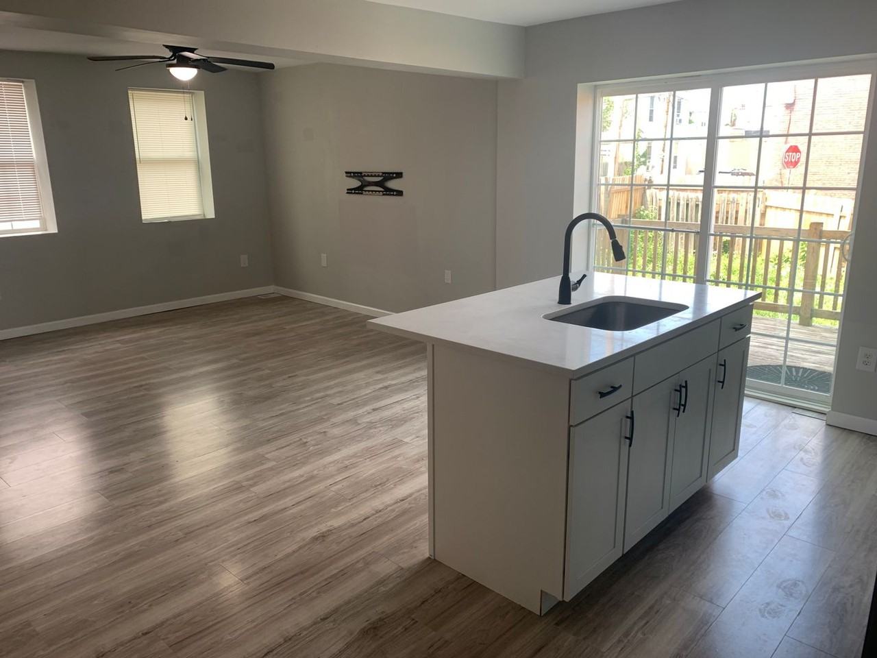 434 Salem Ave - Photo 5 of 21