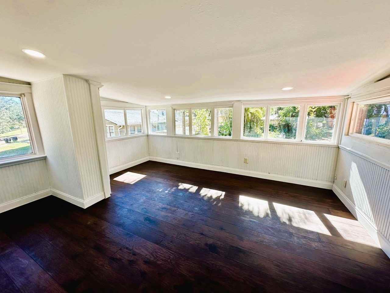 610 Lake Dot Cir - Photo 2 of 12