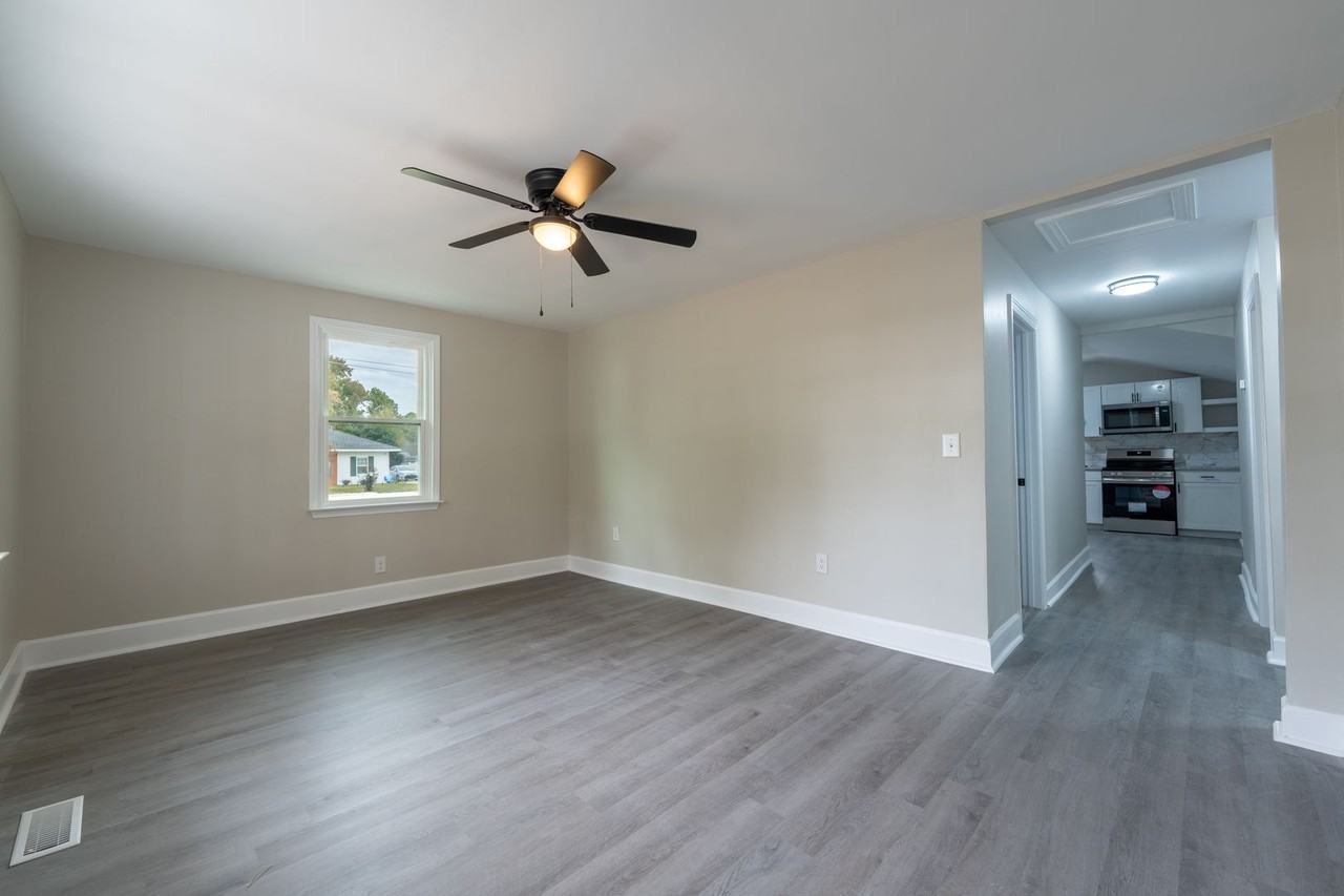 1001 S Layton Ave - Photo 6 of 23