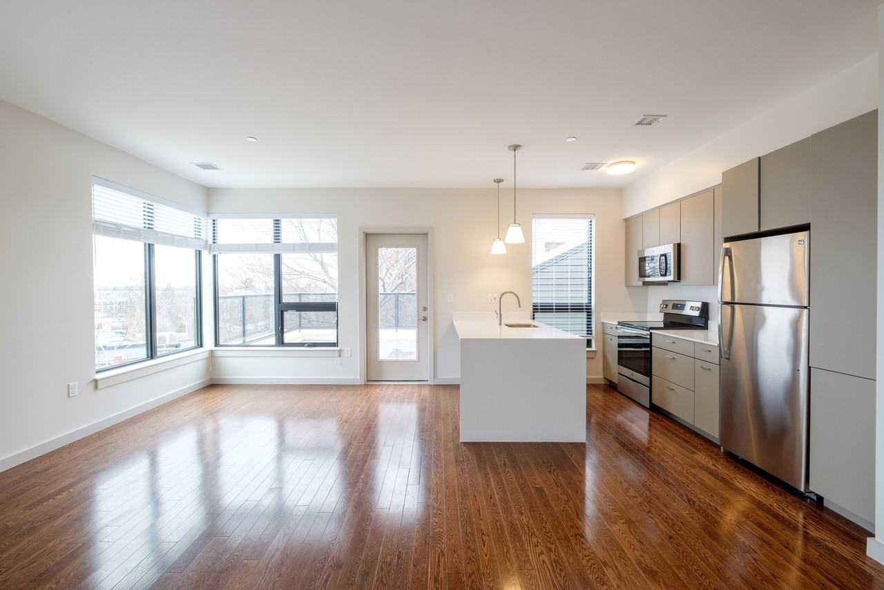 455 Harvard St #405 - Photo 2 of 16