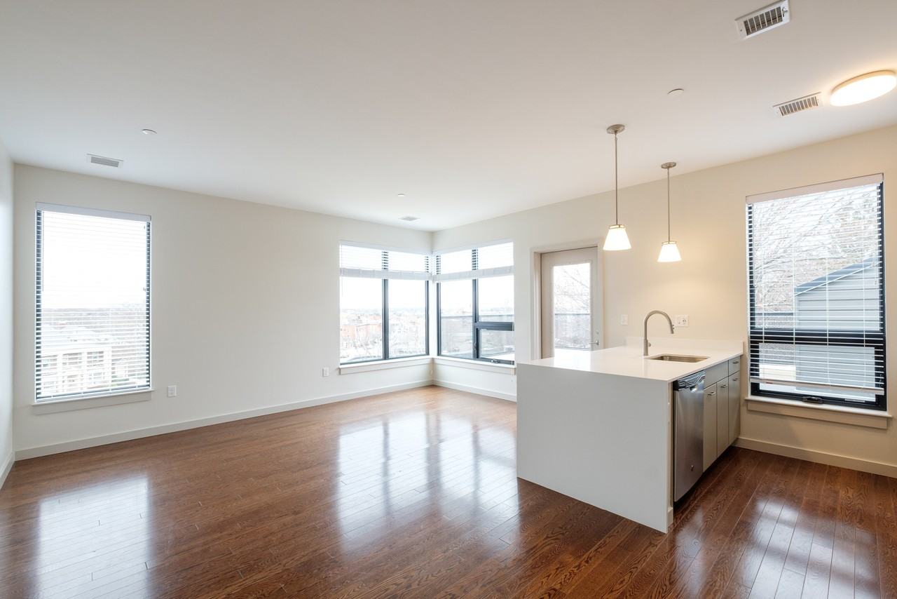 455 Harvard St #405 - Photo 3 of 16