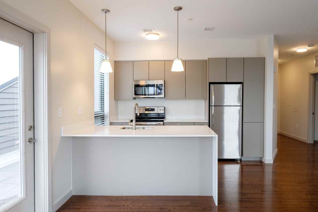 455 Harvard St #405 - Photo 4 of 16