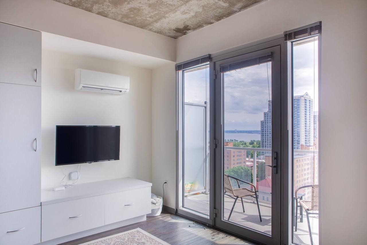 1840 North Farwell Avenue #1213 - Photo 4 of 38