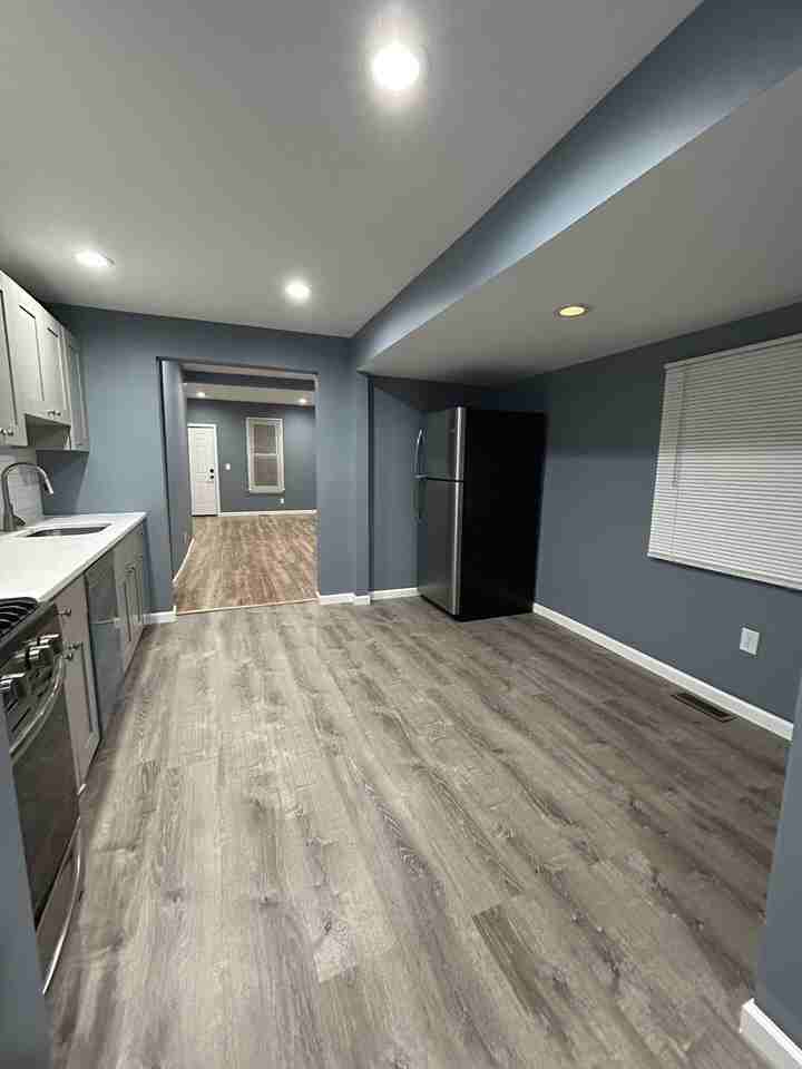 211 Grand Ave #NA - Photo 2 of 10