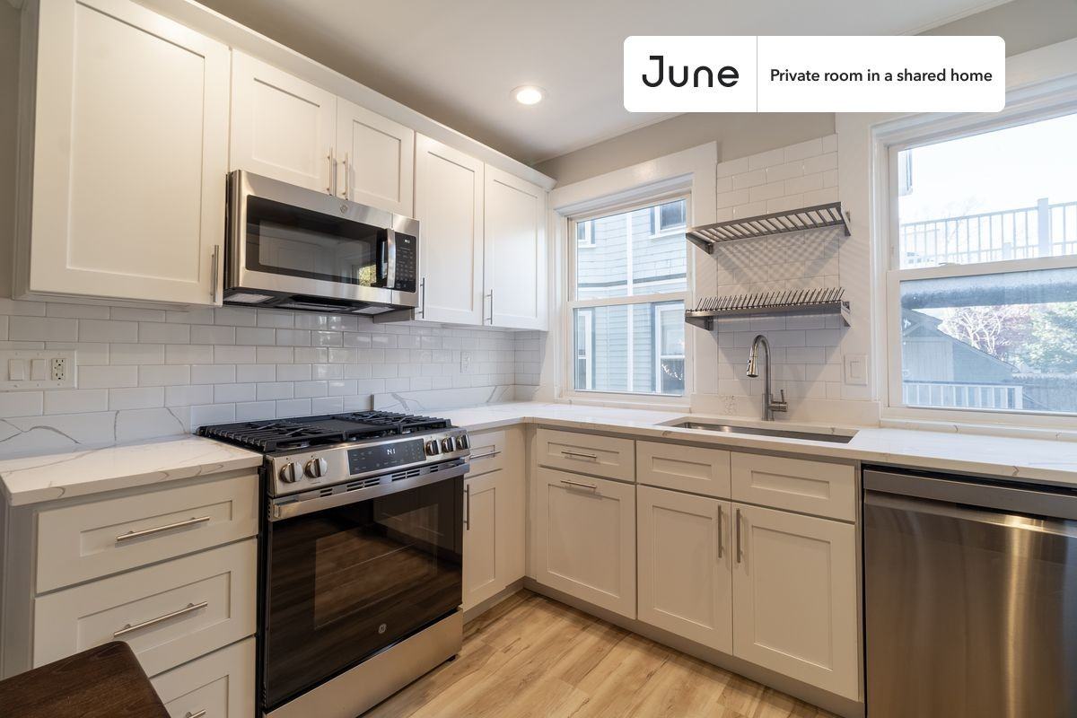 41 Brook St #A - Photo 6 of 14