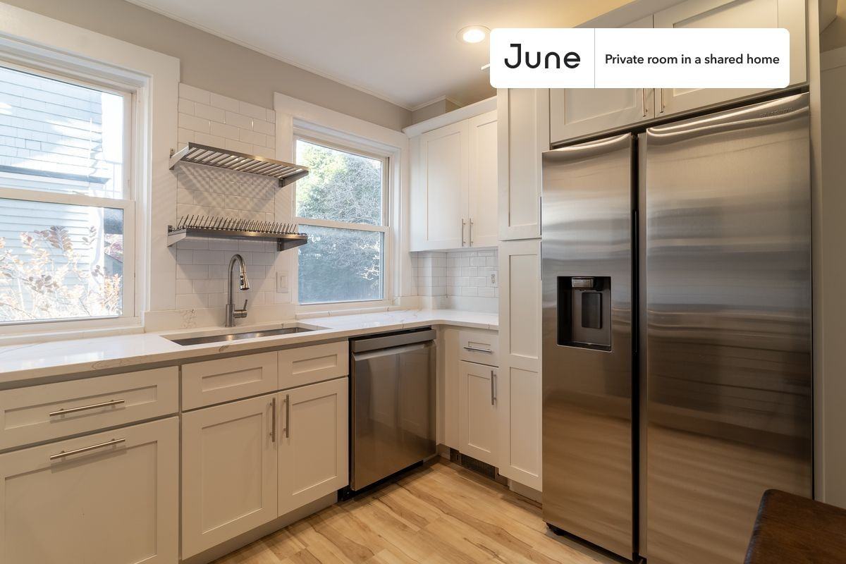 41 Brook St #A - Photo 7 of 14