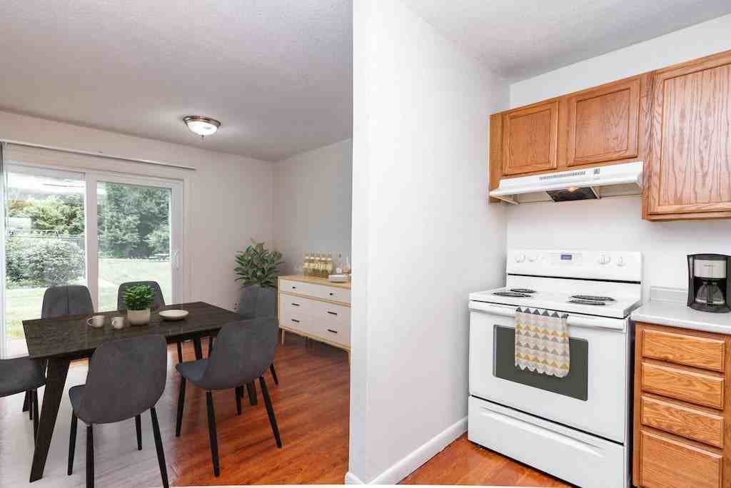 Rolling Green Apartments - Photo 5 of 28