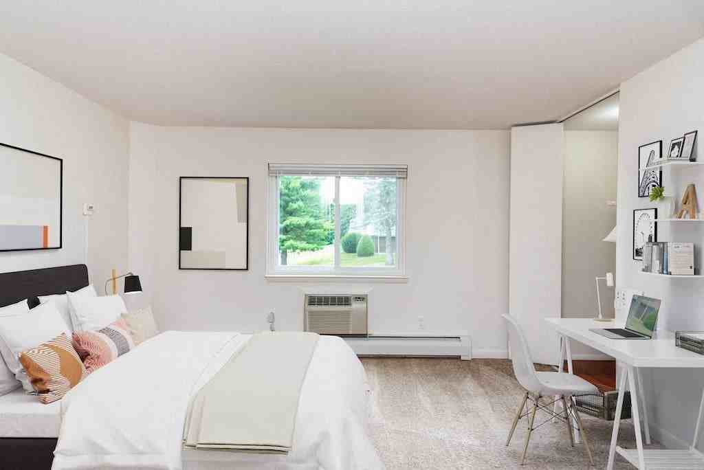 Rolling Green Apartments - Photo 6 of 28