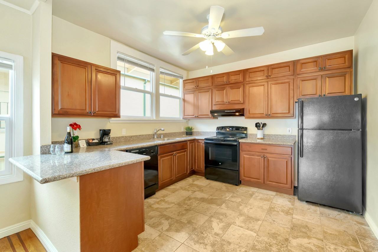 477 Stow Ave - Photo 2 of 12