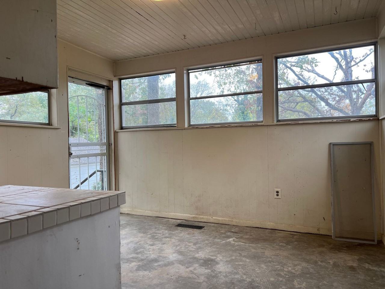 1400 S Taylor St - Photo 7 of 10