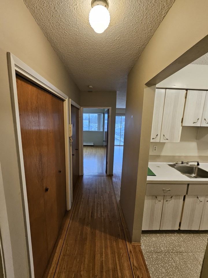 4657 Hastings Street - Photo 6 of 24