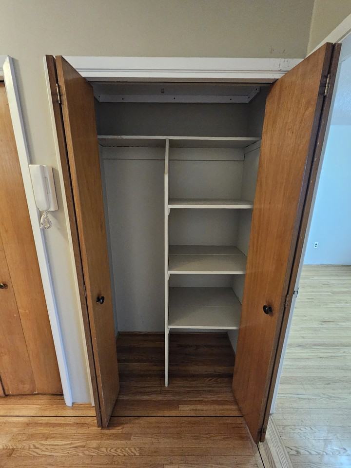 4657 Hastings Street - Photo 7 of 24