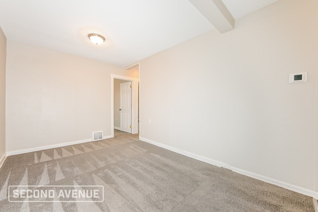 137 Baker Rd - Photo 4 of 28