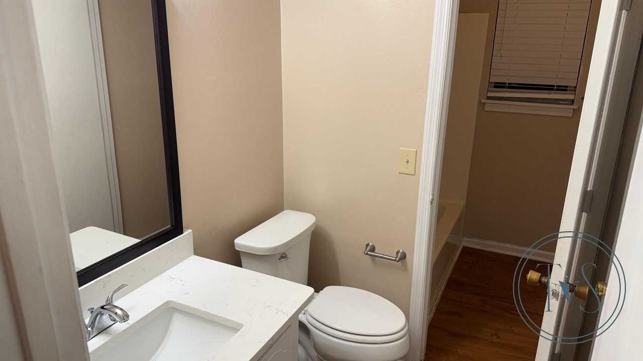 619 N Cypress St - Photo 7 of 15