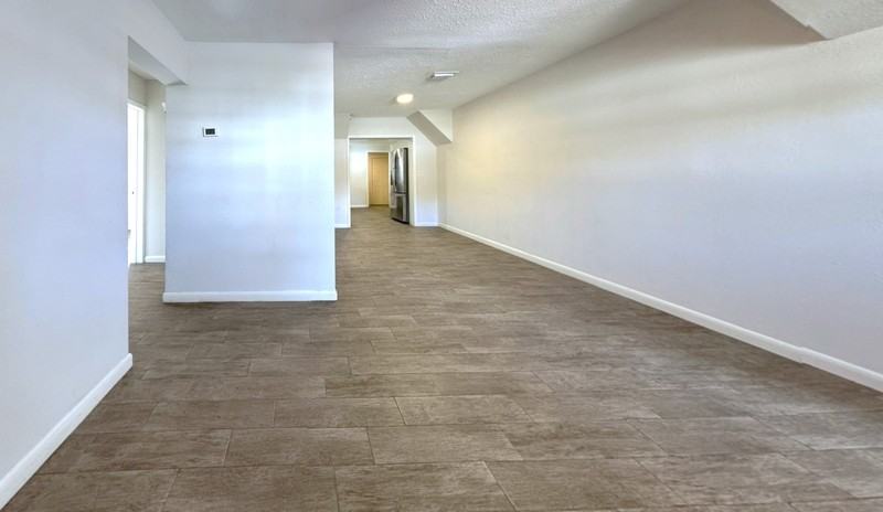 2928 W Elrod Ave - Photo 6 of 43