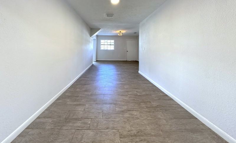 2928 W Elrod Ave - Photo 7 of 43