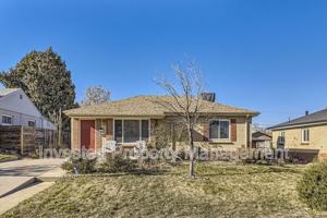 featured image of 3267 Ivanhoe St