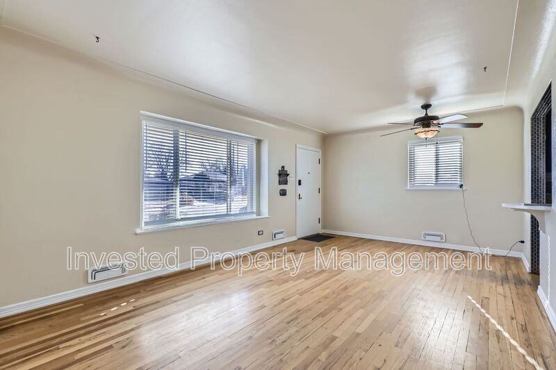 3267 Ivanhoe St - Photo 2 of 17