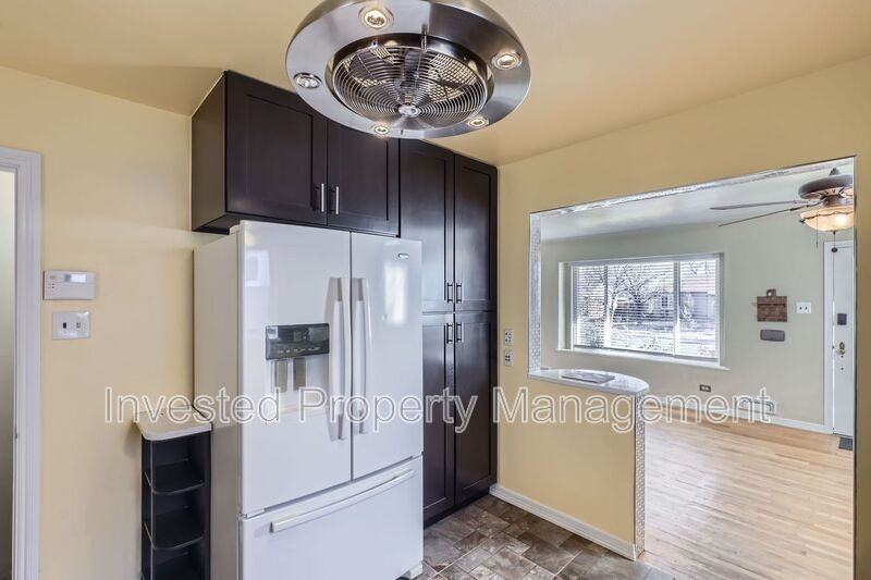 3267 Ivanhoe St - Photo 5 of 17