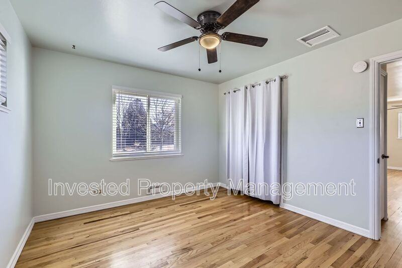 3267 Ivanhoe St - Photo 7 of 17