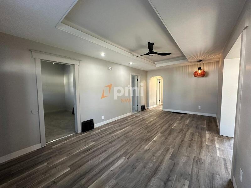 2211 Riverside Dr - Photo 3 of 23