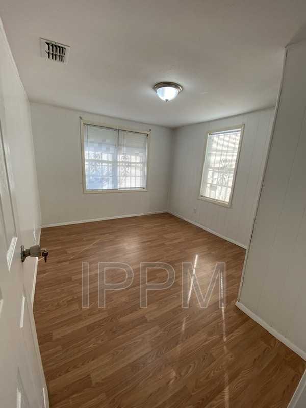 818 W Buchanan St - Photo 4 of 16