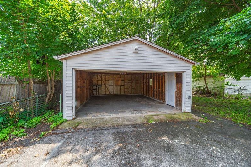 3718 Abney Rd - Photo 2 of 16