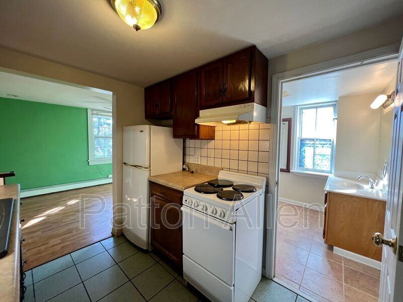 130 Edwin Pl #5 - Photo 2 of 16