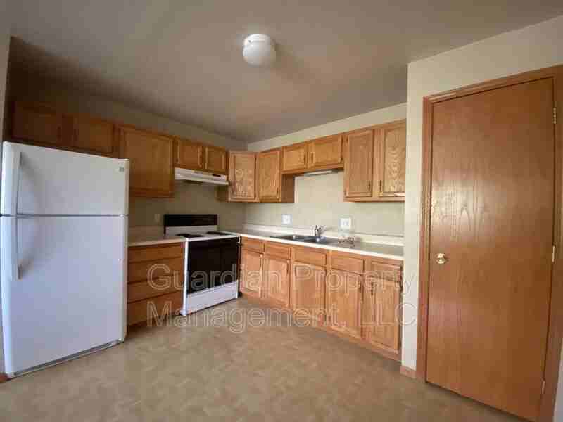 1001 N Buchanan St #4 - Photo 5 of 13