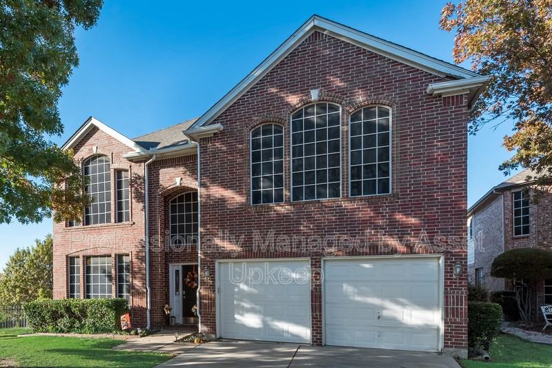5775 Gleneagles Cir - Photo 2 of 32