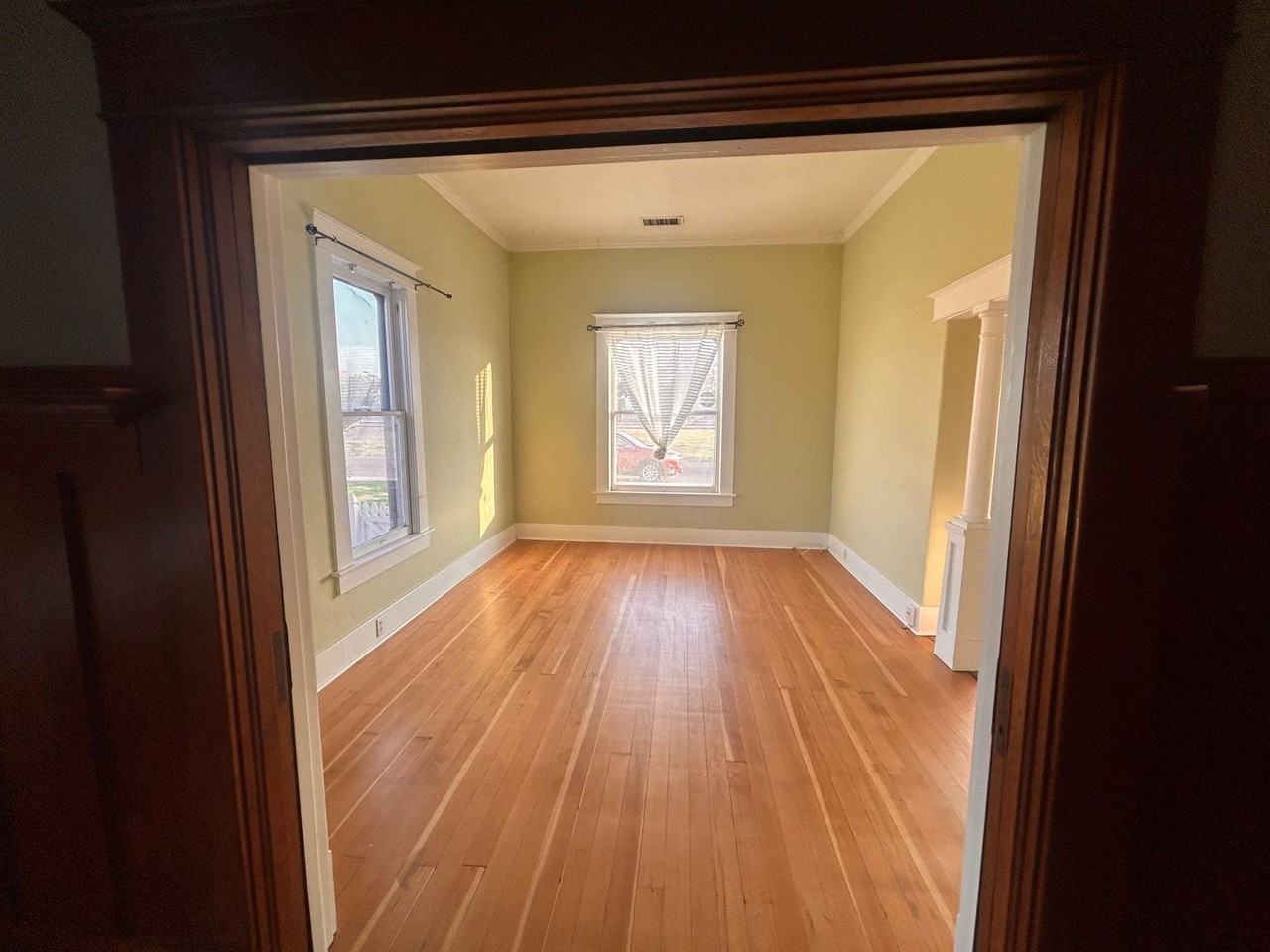 318 F St - Photo 4 of 18