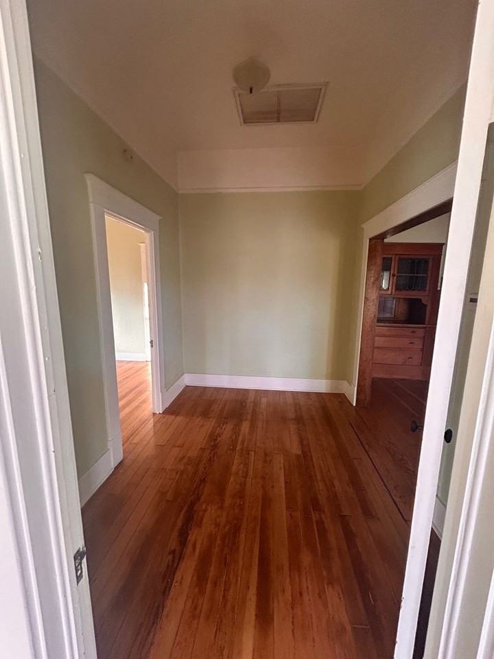 318 F St - Photo 5 of 18