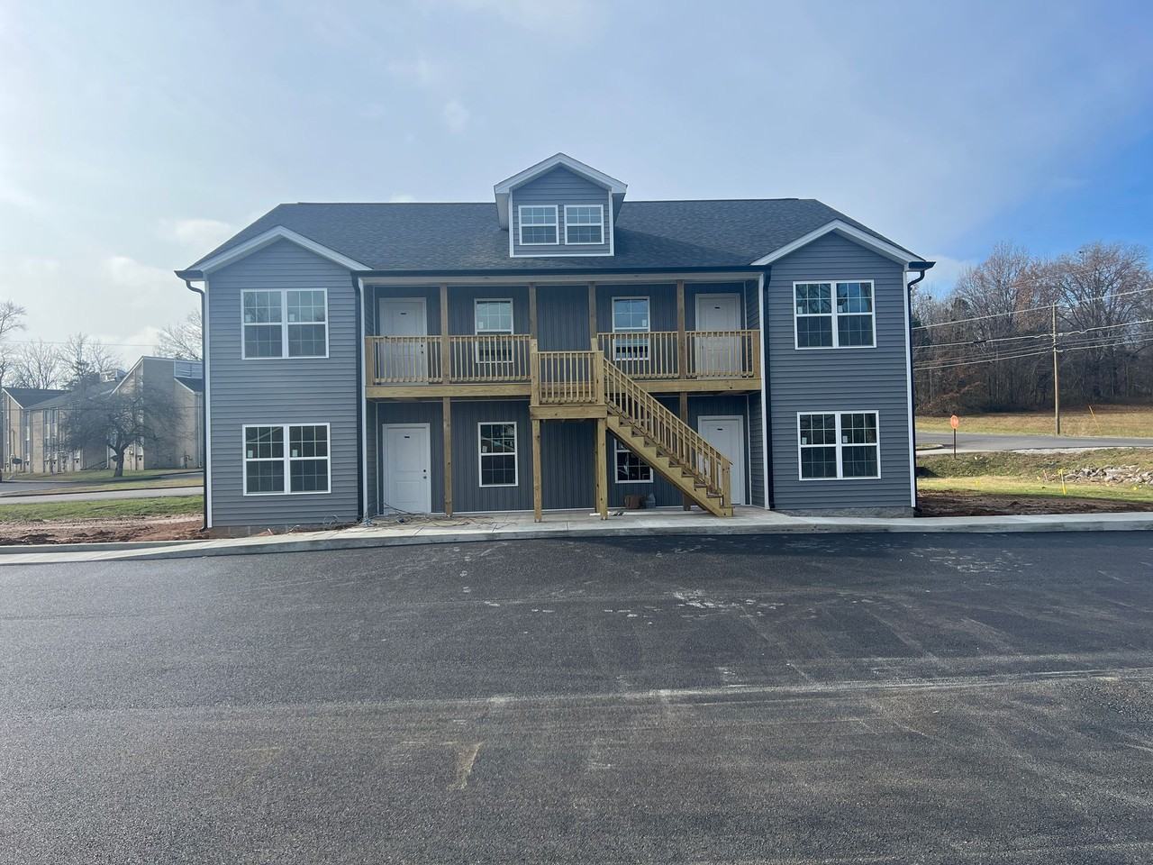 923 W. 9th St. - Photo 2 of 2