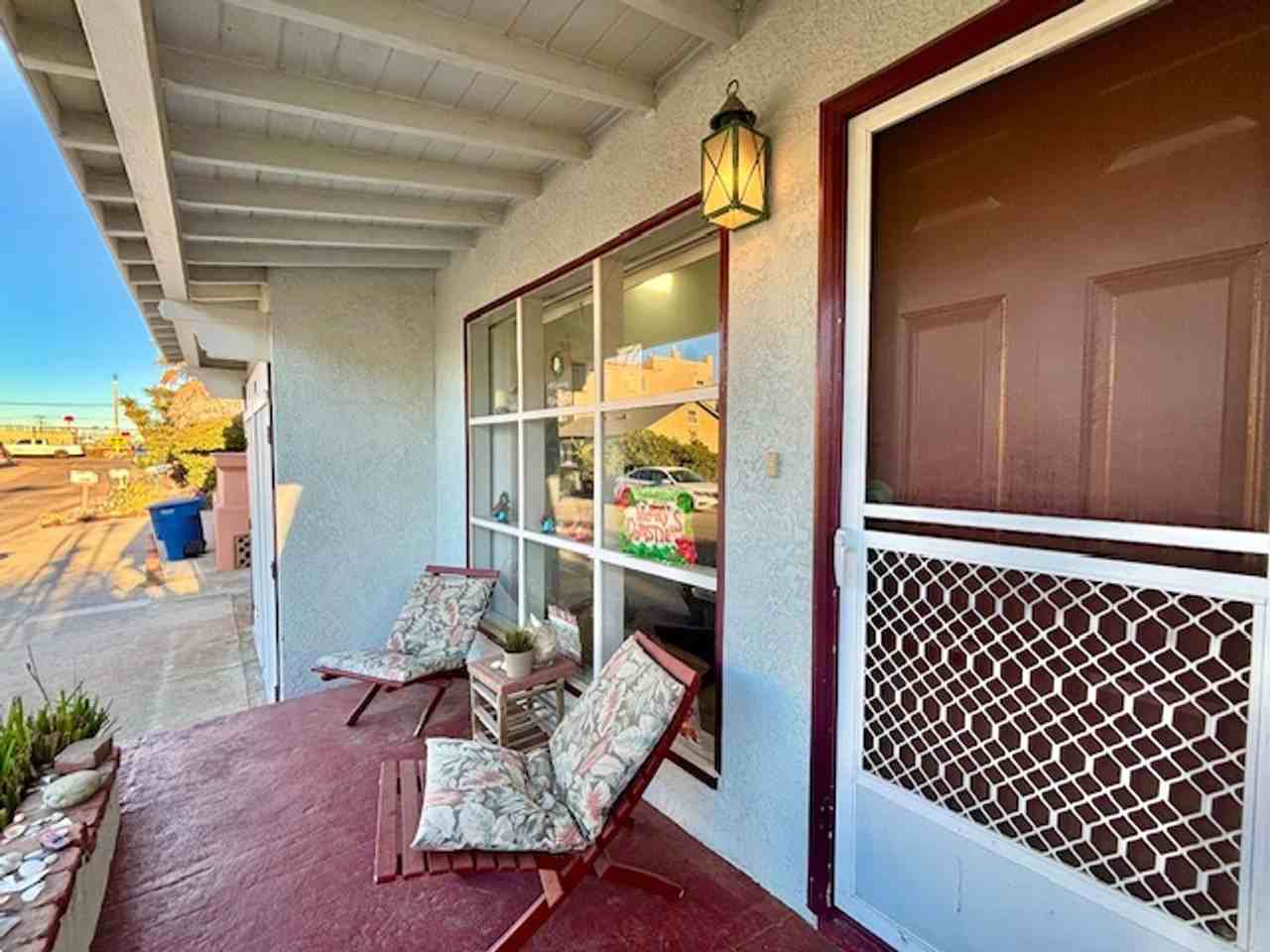 140 Los Angeles Ave - Photo 3 of 16