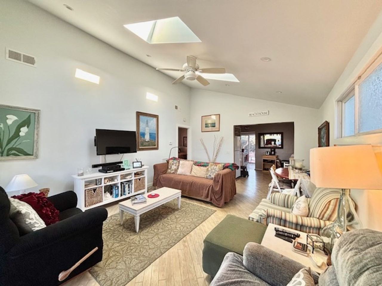 140 Los Angeles Ave - Photo 4 of 16