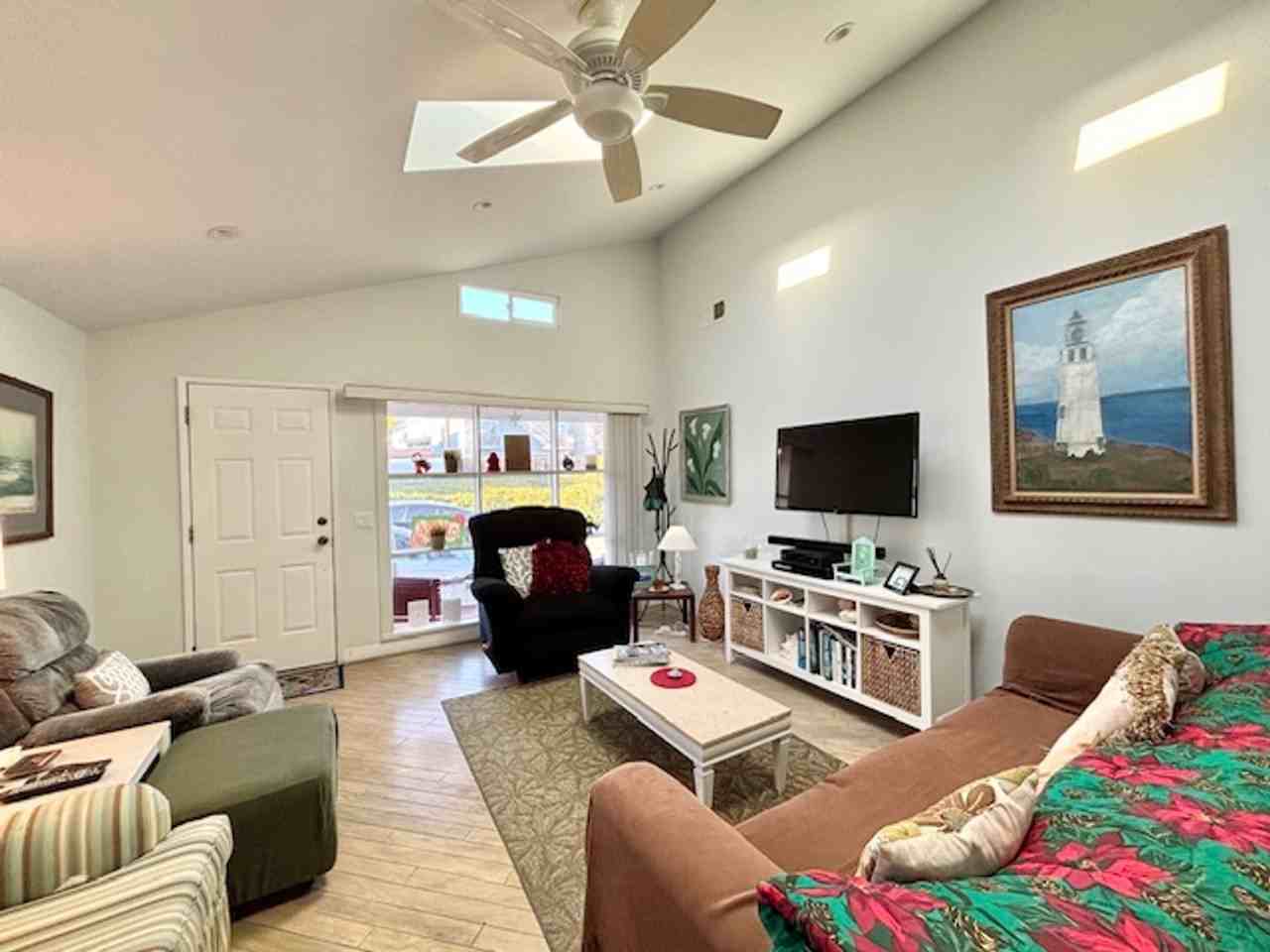 140 Los Angeles Ave - Photo 5 of 16