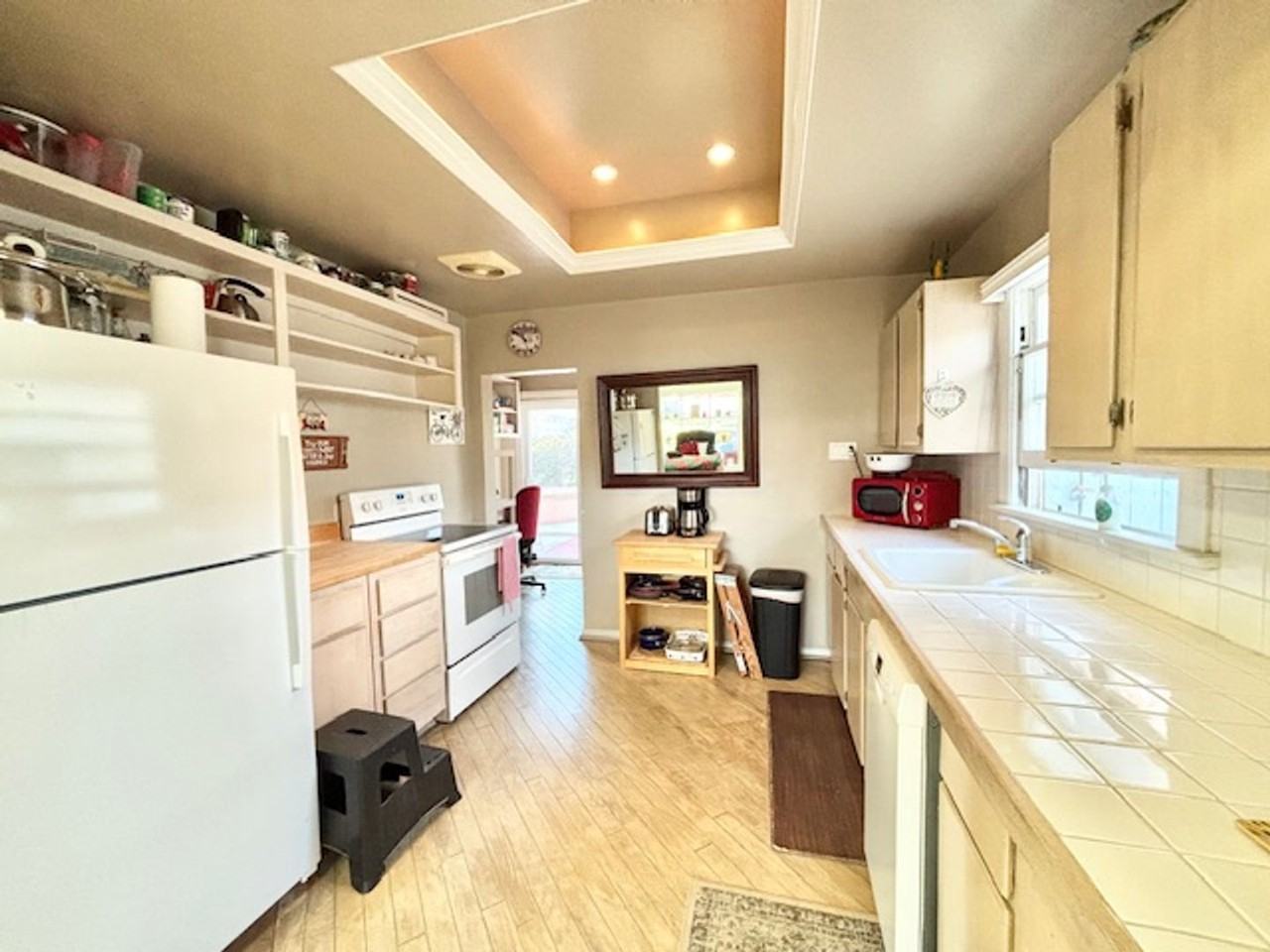 140 Los Angeles Ave - Photo 7 of 16