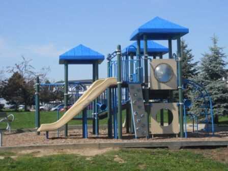 Oaks of Adrian - Photo 5 of 6