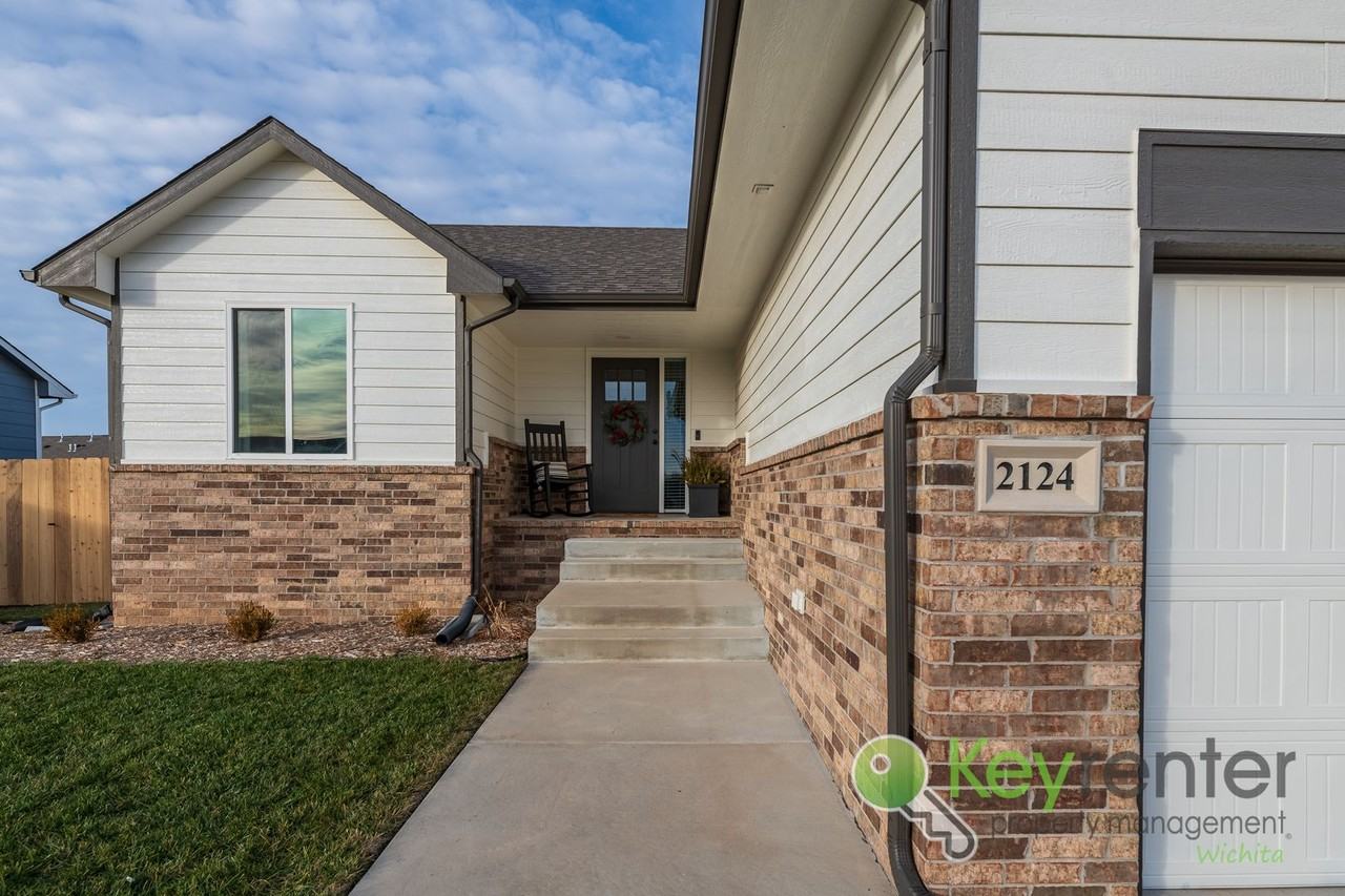 2124 E Birchwood Rd - Photo 3 of 45