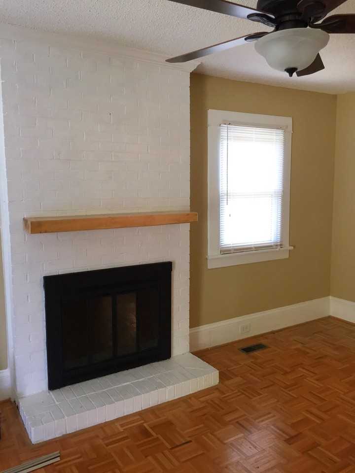 1917 Golden Gate Dr - Photo 3 of 4