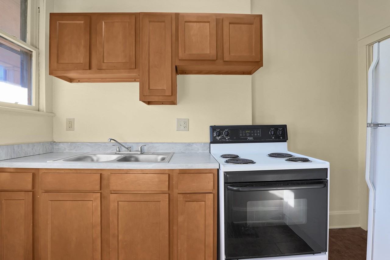 1267 East Livingston Ave - Photo 3 of 16