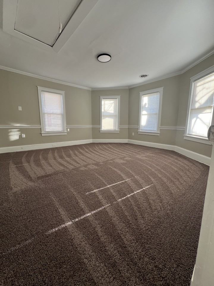 209 North Main Street- APT B - Photo 2 of 7