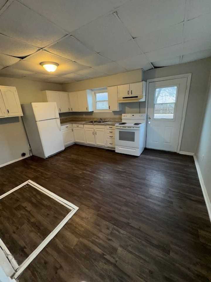 1120 N 2nd Ave - Photo 3 of 7