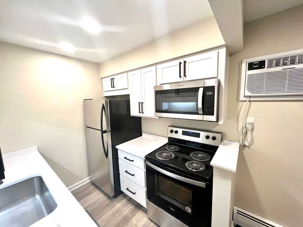 305 - 3039 West Liberty Avenue - Photo 7 of 17