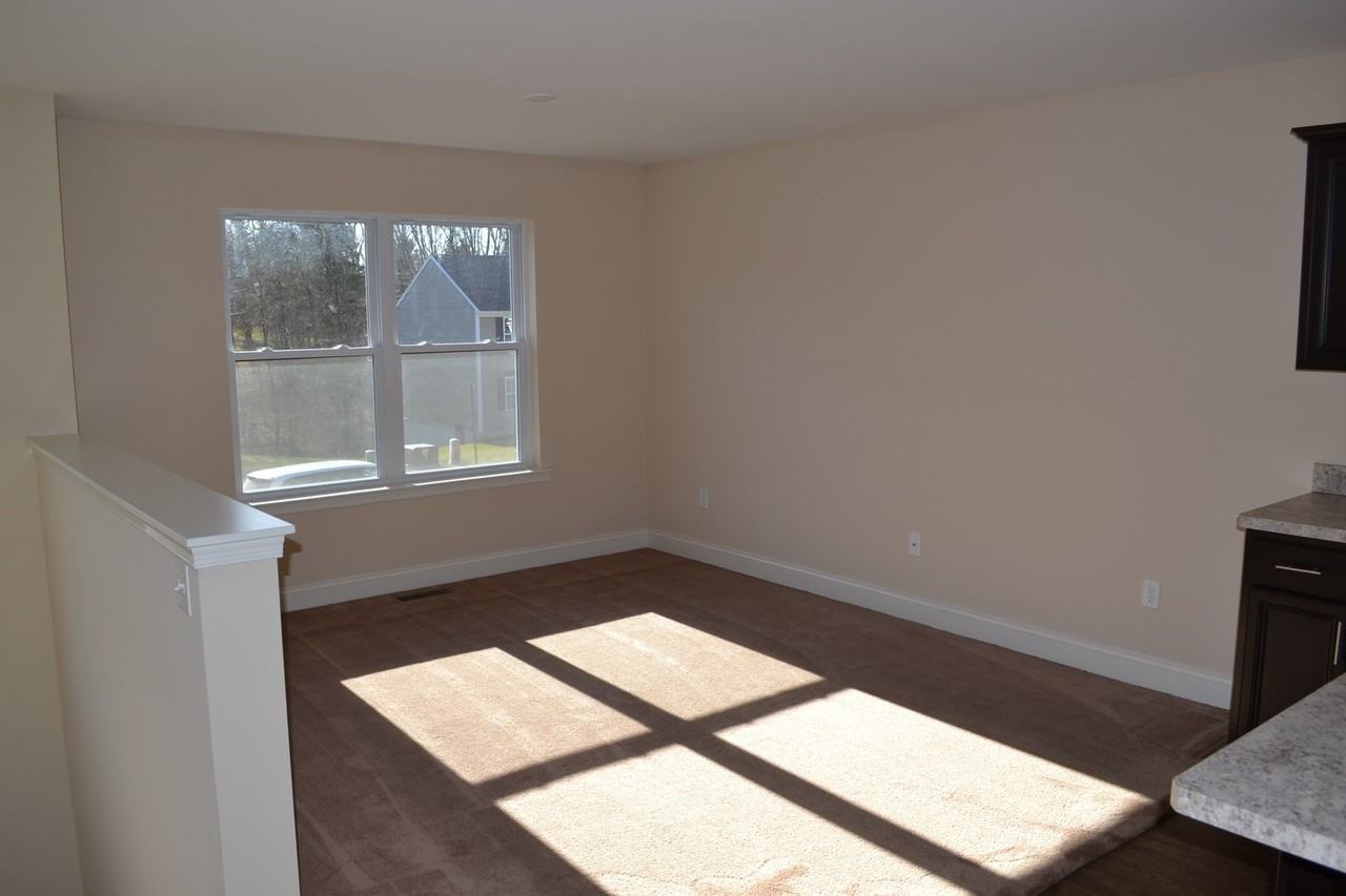 1355 Philip Ave - Photo 6 of 17