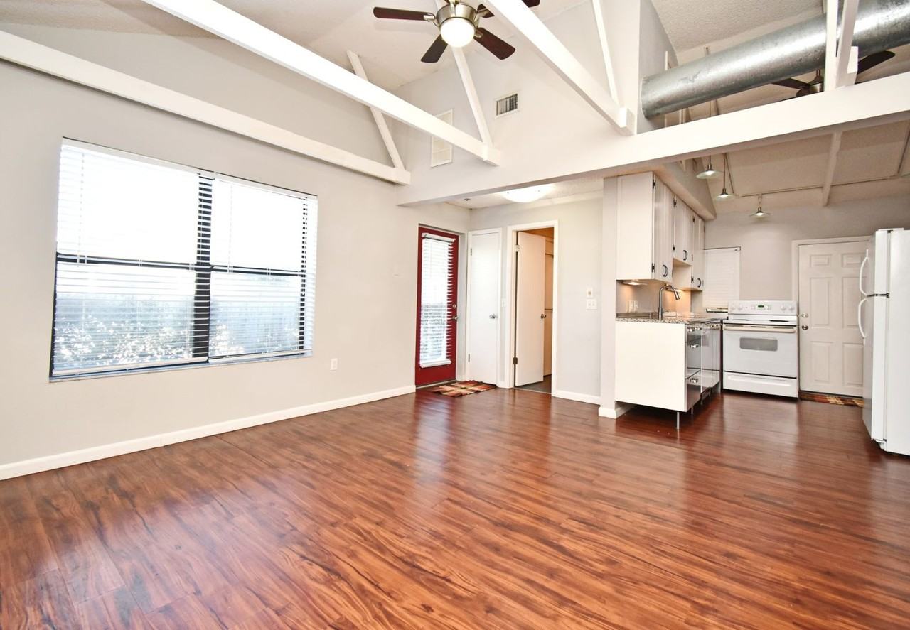 1222 Illinois St - Photo 2 of 23