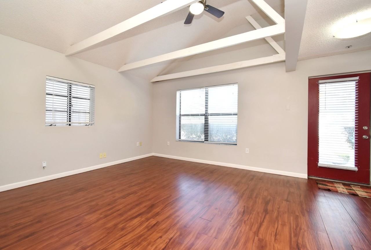 1222 Illinois St - Photo 4 of 23