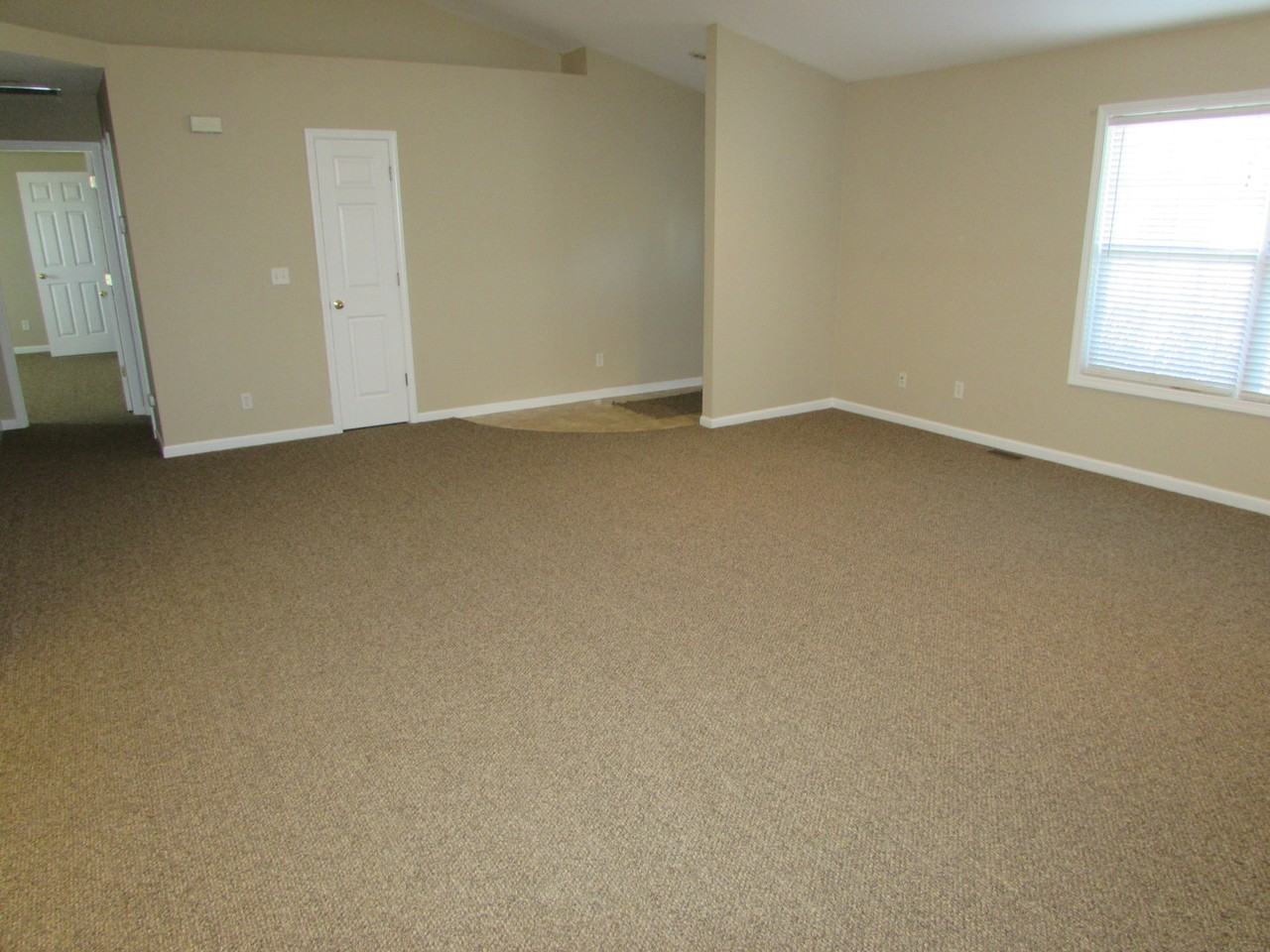 20901 Lacombe Rd - Photo 3 of 12