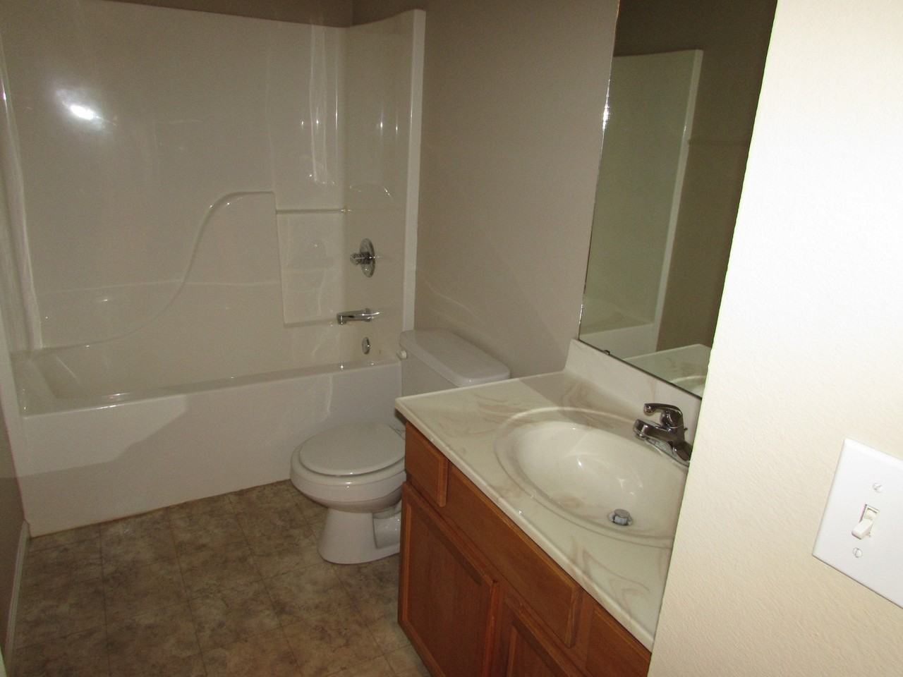 20901 Lacombe Rd - Photo 6 of 12