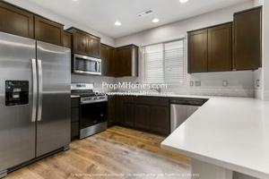 featured image of 17084 Se Crossroads Ave